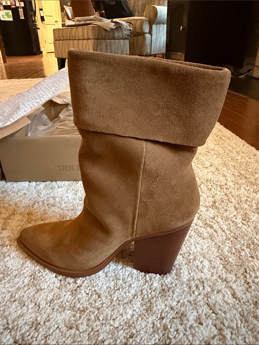 New in Box- Women’s Steve Madden Latasha Tan Suede boots size 8 - Picture 2 of 12